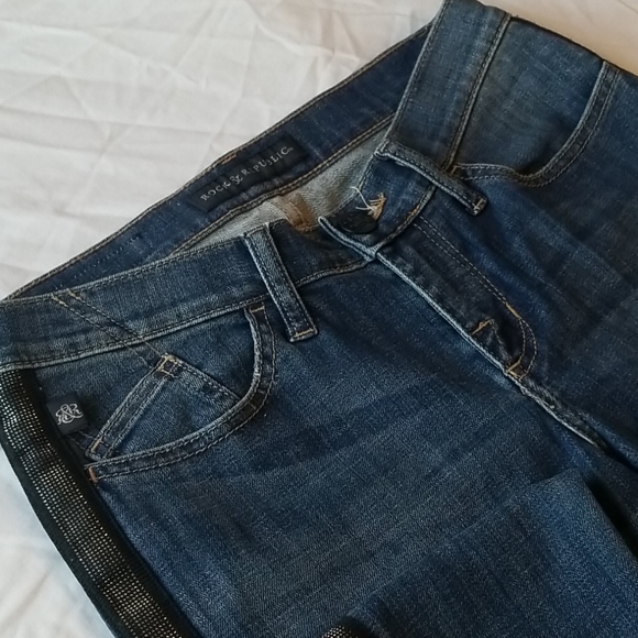 🅢︎🅐︎🅛🅔︎ 𝓡𝐨𝐜𝐤 & 𝓡𝐞𝐩𝐮𝐛𝐥𝐢𝐜 𝐉𝐞𝐚𝐧 - Picture 3 of 11